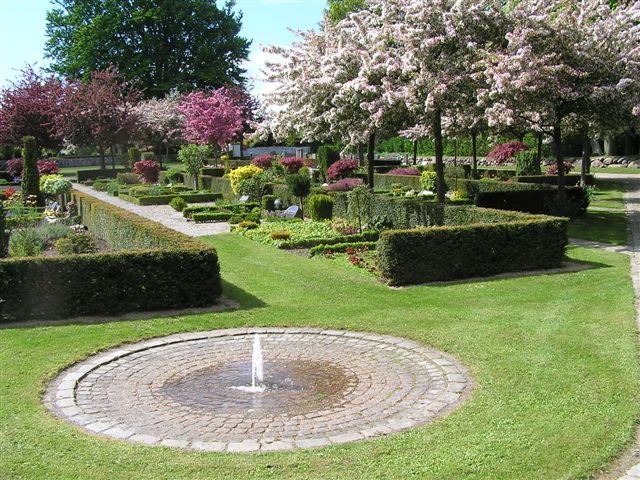 Kirkegården med springvand